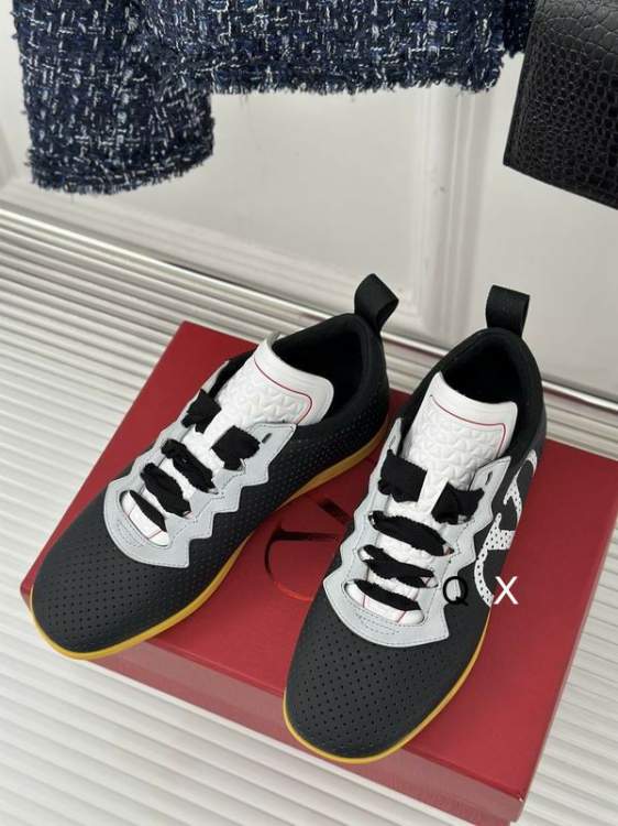 Picture of Valentino Shoes _SKUValentinosz35-40JX110120000